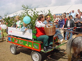 Wagen mit Kirschenmann